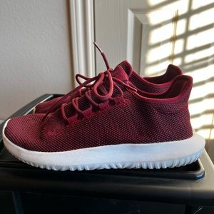 Maroon/ burgundy Adidas tubular shadow size 7Y which is an 8.5 in Women